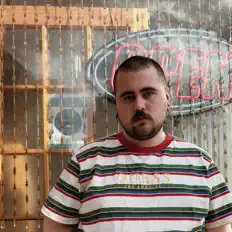 Poslechněte si interpreta RotaryClub, sledujte hudební videa, přečtěte si životopis, podívejte se na data turné a další informace.