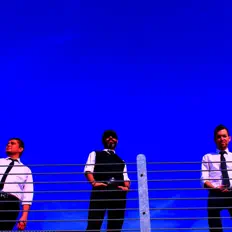 Vatomico dinle, müzik videolarını izle, biyografisini oku, tur tarihlerini ve daha fazlasını gör!