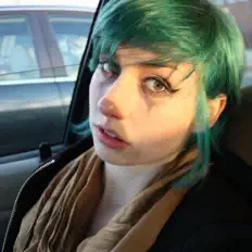 Kid Indigoを聴いたり、ミュージックビデオを鑑賞したり、経歴やツアー日程などを確認したりしましょう！