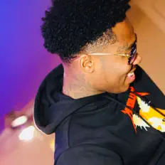 收听 Lil Johnny、观看音乐视频、阅读小传、查看巡演日期等 ！