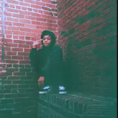 Orr Bezを聴いたり、ミュージックビデオを鑑賞したり、経歴やツアー日程などを確認したりしましょう！