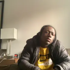 聆聽 HnD C4、觀看音樂影片、閱讀小傳、查看巡演日期等！