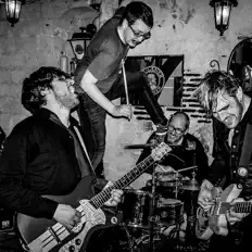 Oromocto Diamond सुनें, म्यूज़िक वीडियो देखें, बायो पढ़ें, दौरे की तारीखें और बहुत कुछ देखें!