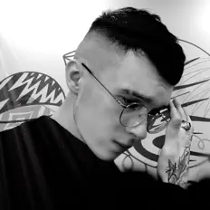 收听 Шостак、观看音乐视频、阅读小传、查看巡演日期等 ！