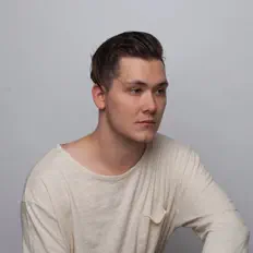 Hör dir Luvi an, schau dir Musikvideos an, lies die Biografie, finde Tourdaten und mehr!