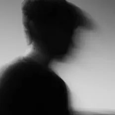 Escucha a Adrian Flores, mira videos musicales, lee su biografía, consulta las fechas de las gira y más.