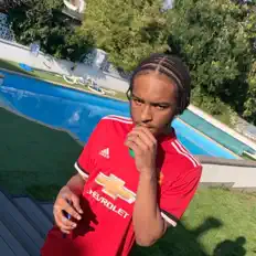 Ouve Mazi, vê vídeos de música, lê a biografia, vê as datas da digressão e muito mais!