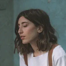 Ascolta Paz Carrara, guarda video musicali, leggi la biografia, vedi le date del tour & altro!