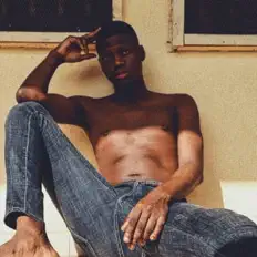 Ouve C.E.O, vê vídeos de música, lê a biografia, vê as datas da digressão e muito mais!