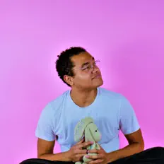 收听 GREG、观看音乐视频、阅读小传、查看巡演日期等 ！