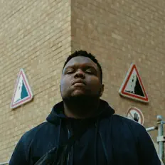 Ouça B'ms, assista a videoclipes, leia a biografia, veja as datas das turnês e mais!