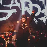 Ascolta undefined, guarda video musicali, leggi la biografia, vedi le date del tour & altro!