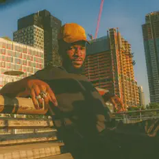 Poslechněte si interpreta IIssane, sledujte hudební videa, přečtěte si životopis, podívejte se na data turné a další informace.