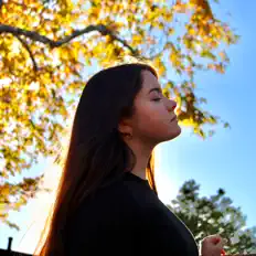 GIA सुनें, म्यूज़िक वीडियो देखें, बायो पढ़ें, दौरे की तारीखें और बहुत कुछ देखें!