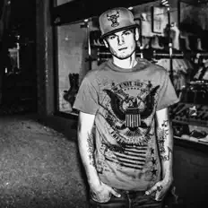 收听 Yung Rip Tha Fool、观看音乐视频、阅读小传、查看巡演日期等 ！