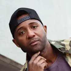 Ascolta Kenneth-Michael Glass, guarda video musicali, leggi la biografia, vedi le date del tour & altro!