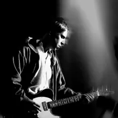 收听 Mr. Rose、观看音乐视频、阅读小传、查看巡演日期等 ！