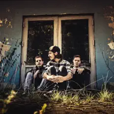 Escucha a While I Wonder, mira videos musicales, lee su biografía, consulta las fechas de las gira y más.