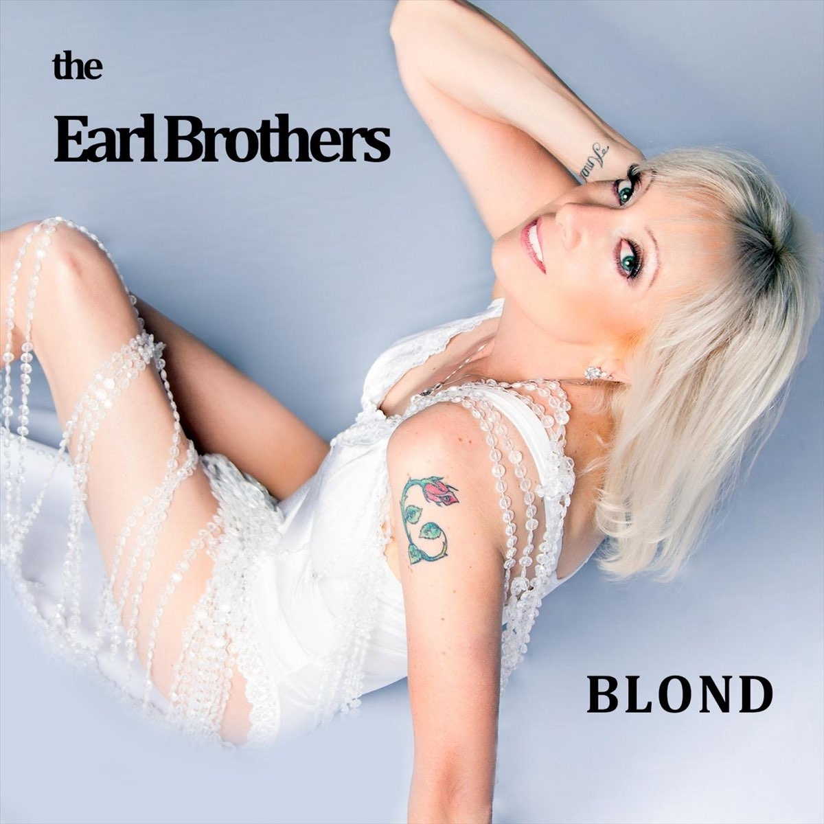 Песня дед блонд снег. Earl певица. Dead blonde обложка. Dead blonde блондинка. Blonde альбом.