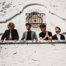 Luister naar SolaFide!, bekijk muziekvideo's, lees de bio, bekijk de tourdata, en meer!