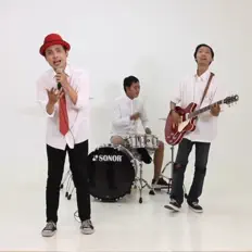 Dengarkan Shake After Hold, tonton video musik, baca bio, lihat tanggal tur & lainnya!