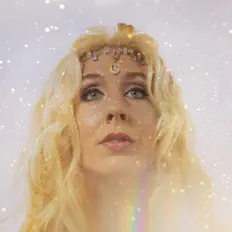 Ouça Sarah Michele, assista a videoclipes, leia a biografia, veja as datas das turnês e mais!