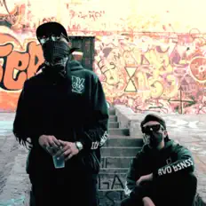 聆聽 Bad Bsnss、觀看音樂影片、閱讀小傳、查看巡演日期等！