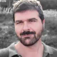 Ouça undefined, assista a videoclipes, leia a biografia, veja as datas das turnês e mais!