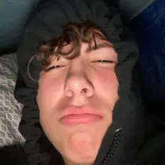 Luister naar Lyr1c, bekijk muziekvideo's, lees de bio, bekijk de tourdata, en meer!