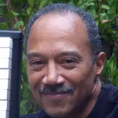 Ascolta Al Daniels, guarda video musicali, leggi la biografia, vedi le date del tour & altro!