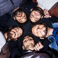 Hör dir Finding The Way Out an, schau dir Musikvideos an, lies die Biografie, finde Tourdaten und mehr!