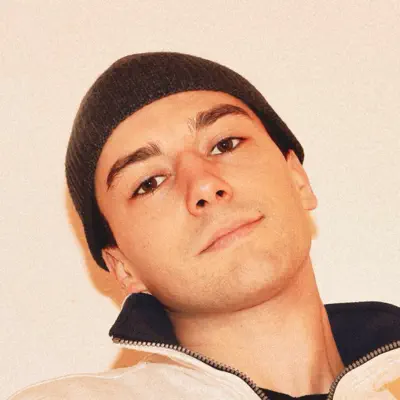 Listen to Банкес, watch music videos, read bio, see tour dates & more!