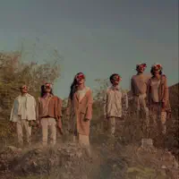 Luister naar undefined, bekijk muziekvideo's, lees de bio, bekijk de tourdata, en meer!