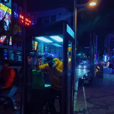 Ouve Scotty does it, vê vídeos de música, lê a biografia, vê as datas da digressão e muito mais!