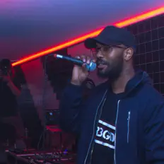 Écoutez Fr33gdb, regardez des vidéoclips, lisez la biographie, consultez les dates de tournée et plus encore !