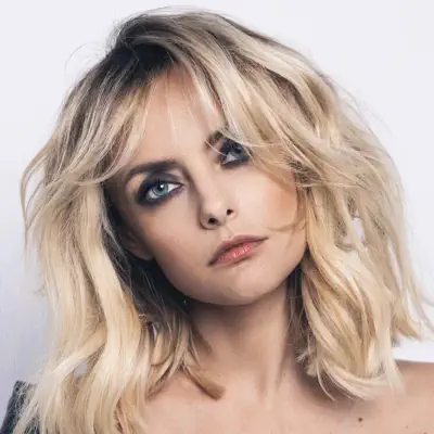 聆聽 Елена Максимова、觀看音樂影片、閱讀小傳、查看巡演日期等！