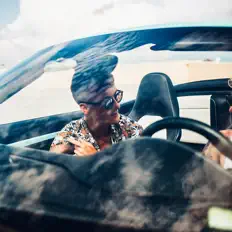 Écoutez Dillon Hollingsworth, regardez des vidéoclips, lisez la biographie, consultez les dates de tournée et plus encore !