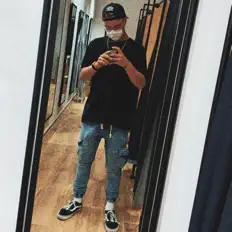 Dengarkan Zeolomusic, tonton video musik, baca bio, lihat tanggal tur & lainnya!