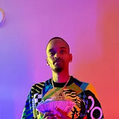 Kenny Mack TMを聴いたり、ミュージックビデオを鑑賞したり、経歴やツアー日程などを確認したりしましょう！