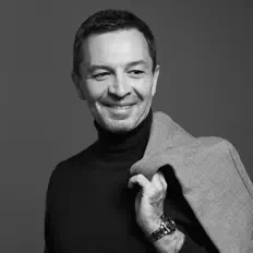 Oleg Tumanovを聴いたり、ミュージックビデオを鑑賞したり、経歴やツアー日程などを確認したりしましょう！