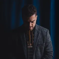 Escucha a Michael Fabro, mira videos musicales, lee su biografía, consulta las fechas de las gira y más.