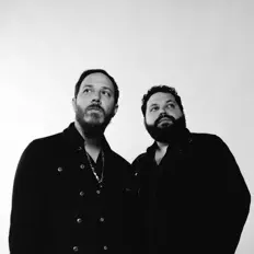 Ascolta Nuevo, guarda video musicali, leggi la biografia, vedi le date del tour & altro!