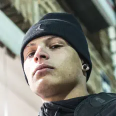 Listen to Garotihnio, watch music videos, read bio, see tour dates & more!