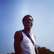 收听 Glad Moss、观看音乐视频、阅读小传、查看巡演日期等 ！