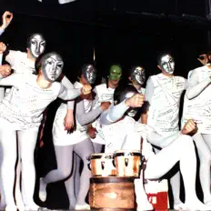 聆聽 Gruppo Zafra、觀看音樂影片、閱讀小傳、查看巡演日期等！