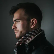 Ascolta Christian Porter, guarda video musicali, leggi la biografia, vedi le date del tour & altro!