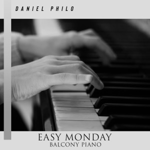 Easy Monday: Balcony Piano