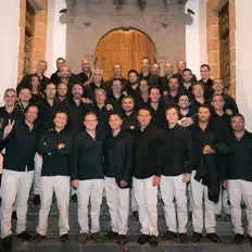 收听 La Trova、观看音乐视频、阅读小传、查看巡演日期等 ！