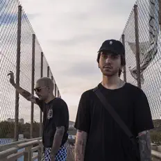 收听 Lnly Boys、观看音乐视频、阅读小传、查看巡演日期等 ！