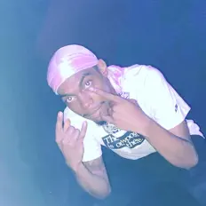Ascolta Cuee.2x, guarda video musicali, leggi la biografia, vedi le date del tour & altro!